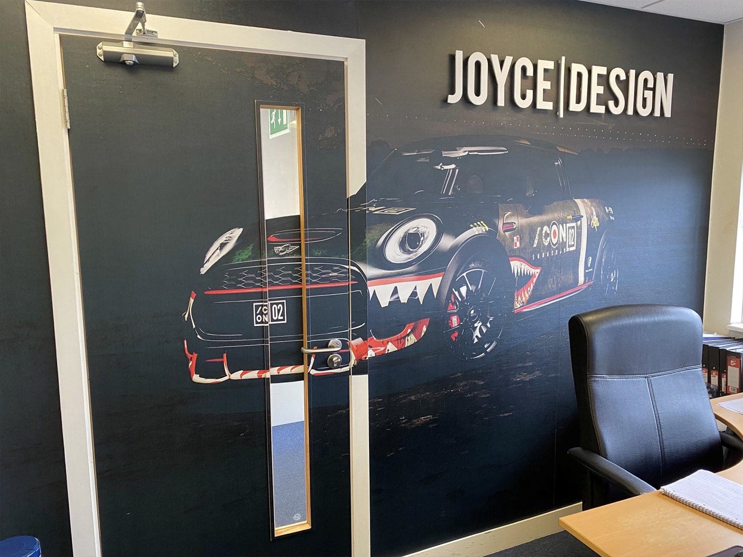 installation of vinyl wall wraps